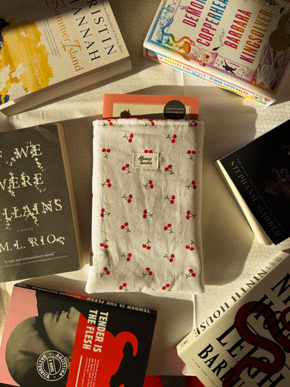 Small Book Sleeve - Lisa