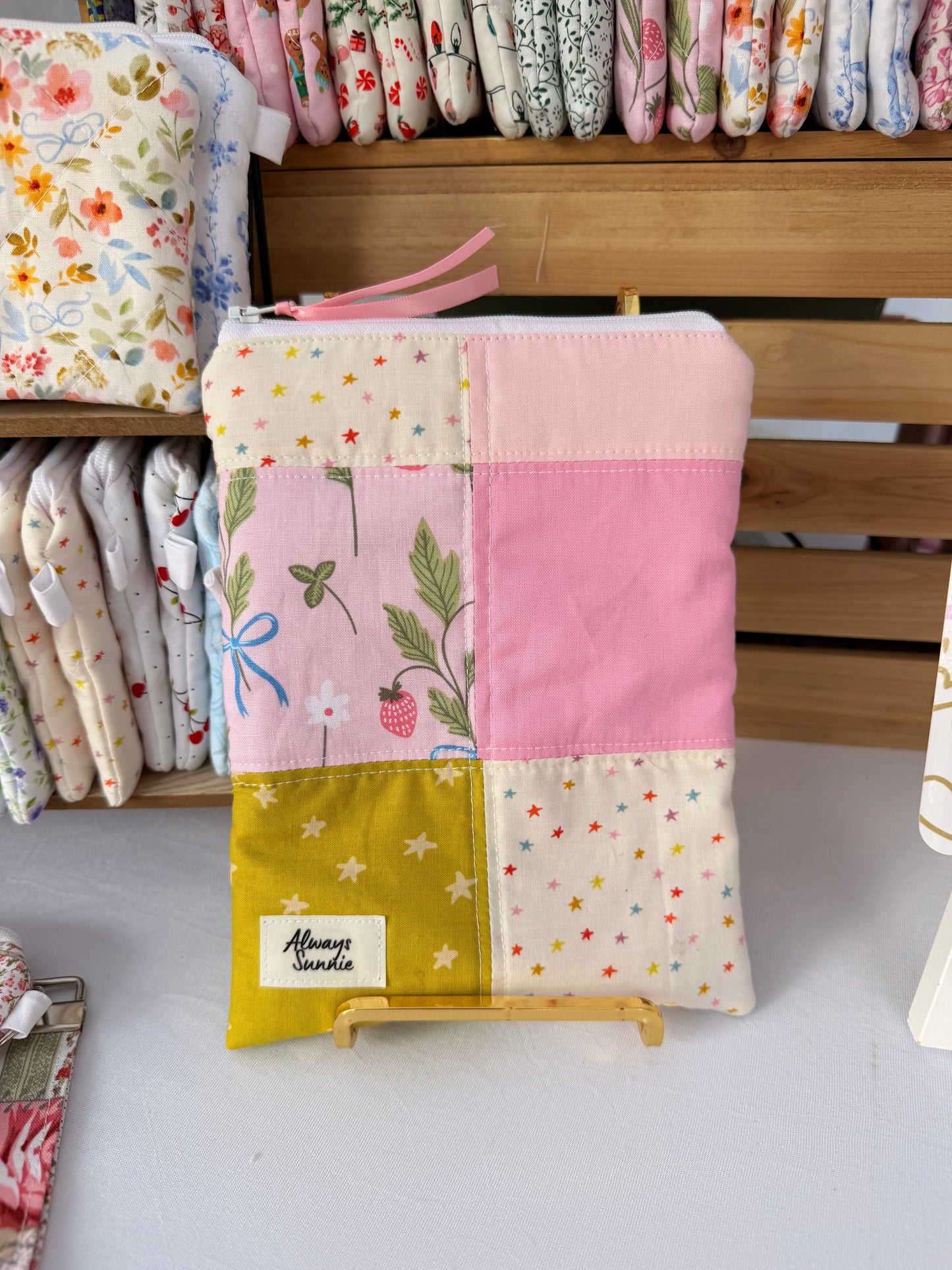 Bubblegum - Kindle Zippered Pouch (I)