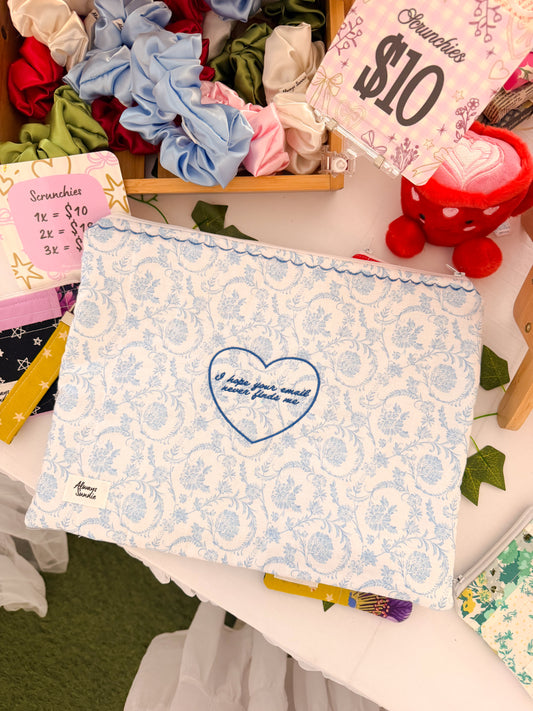 Small Laptop Sleeve - I hope your email never finds me - Georgia