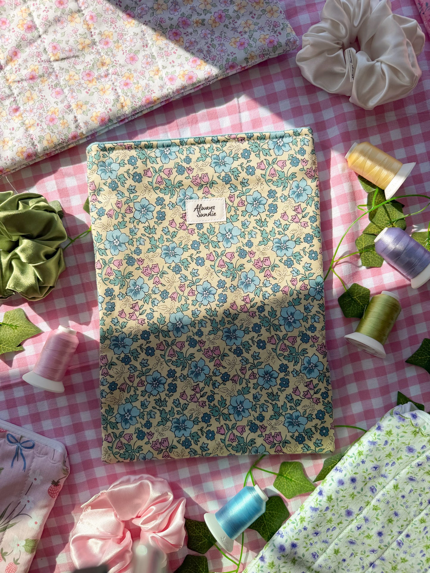 Large Book Sleeve - Sunny