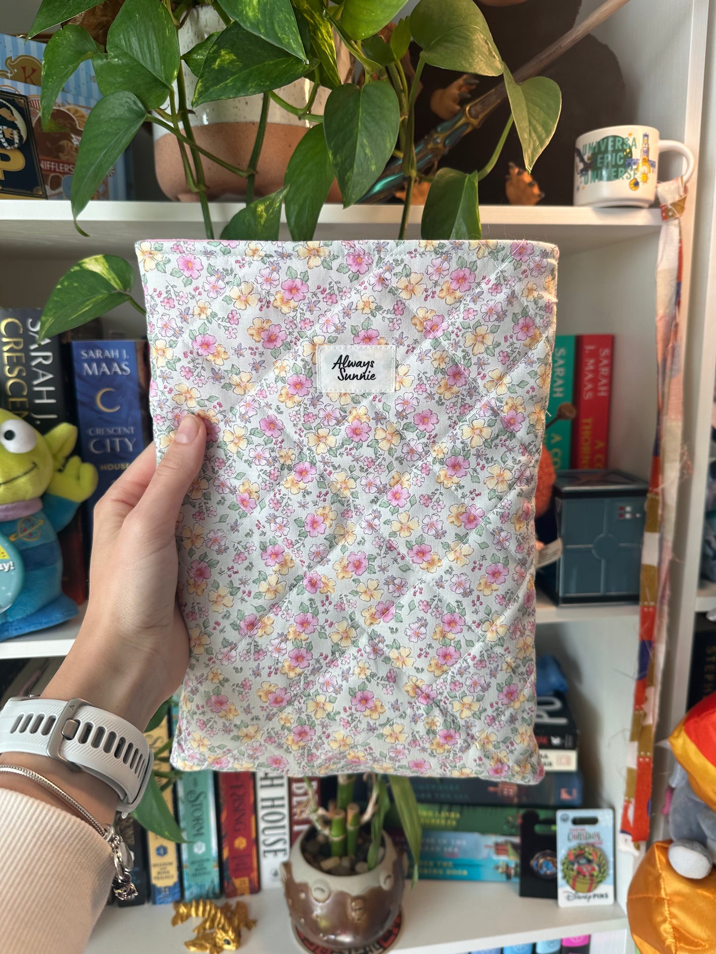 Book Sleeve - Daphne