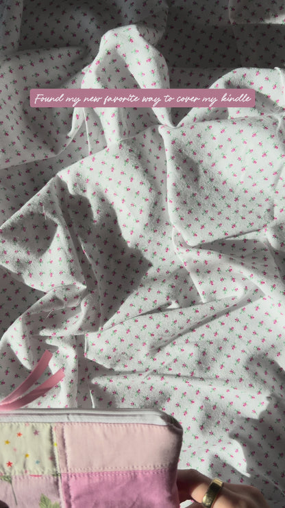 Bubblegum - Kindle Zippered Pouch (I)